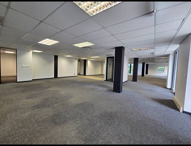 669M² OFFICE TO LET IN BRYANSTON